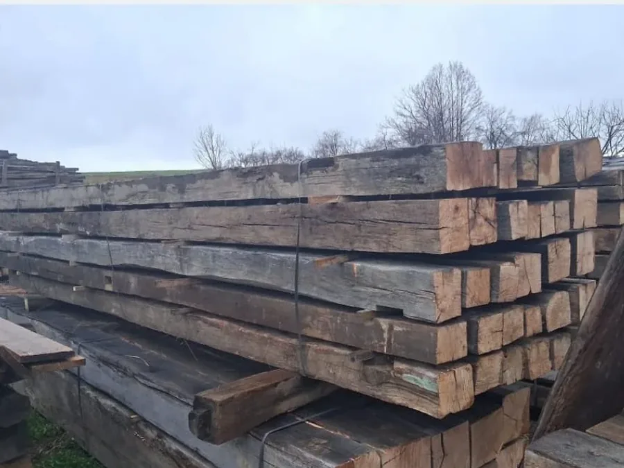 Hand-hewn oak beam — photo 2
