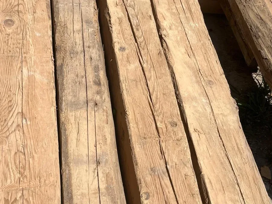 Hand-hewn beam — photo 2