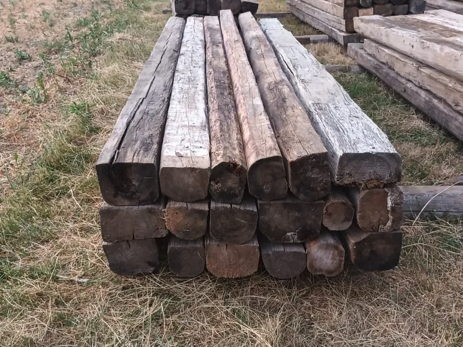 Hand-hewn beam — photo 3