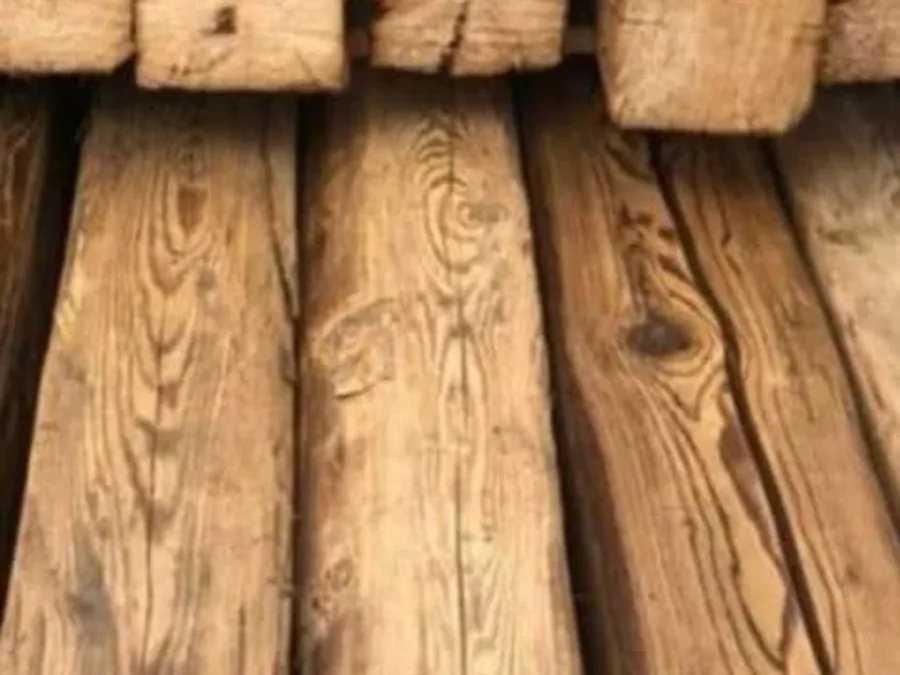Brushed reclaimed beams — photo 2