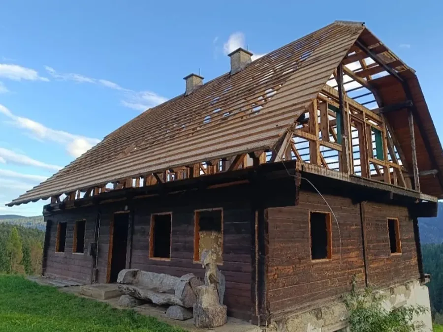Traditional house relocation — photo 1