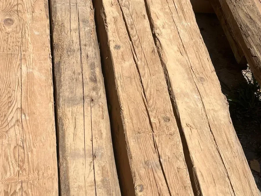 Sun-weathered reclaimed boards — photo 2