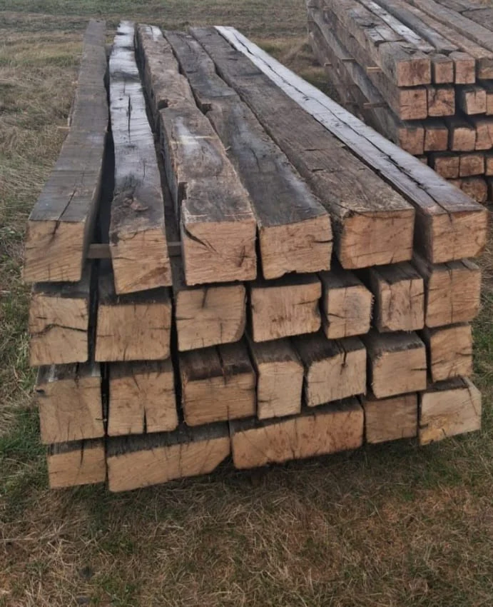 Grindă cioplită din stejar